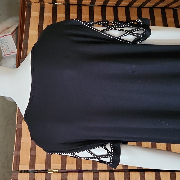 Vocal silver stud cutout top - Picture 5 of 7